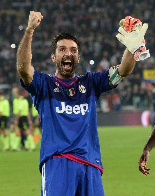 BUFFON a Marca: "Pepe Reina è fantastico con i piedi, Neur nel gioco aereo e Casillas con le mani, ma Cech è il migliore. Avrei voluto essere ambidestro"