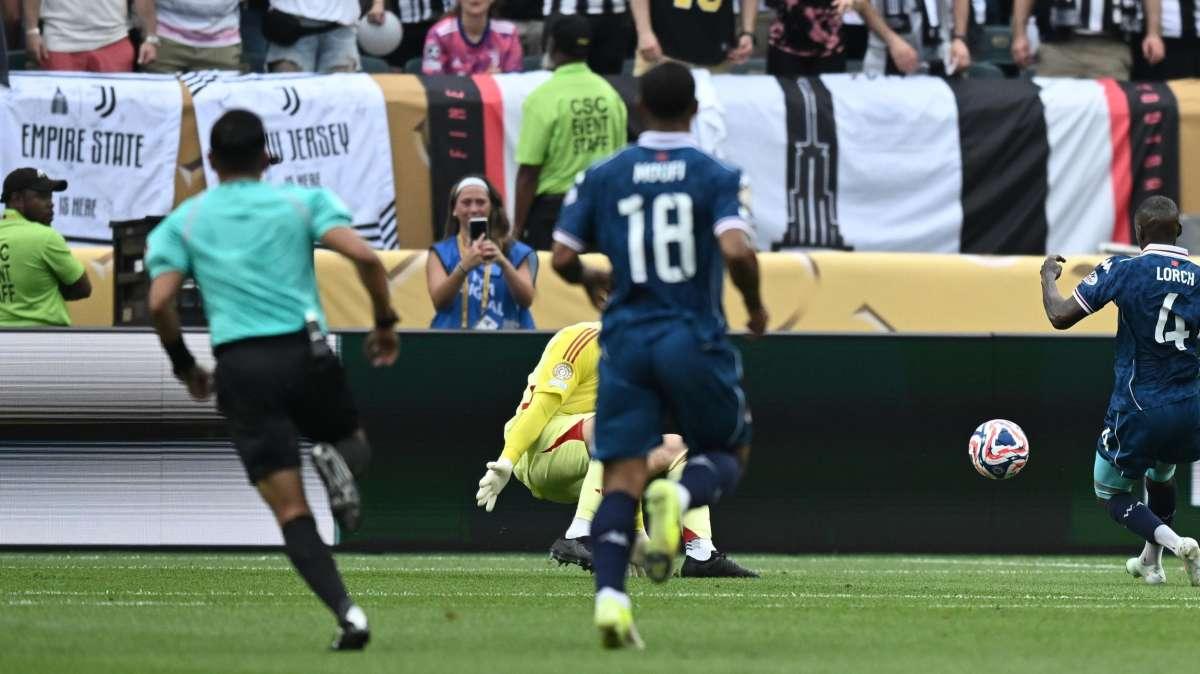 Triplice fischio - Juve-Wydad, Morina: "L'arbitro Said Martinez non all'altezza dal punto di vista disciplinare"