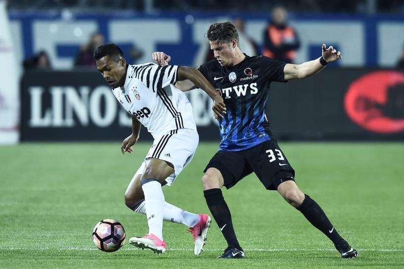 Gazzetta - La Juve blocca il Chelsea per Alex Sandro 