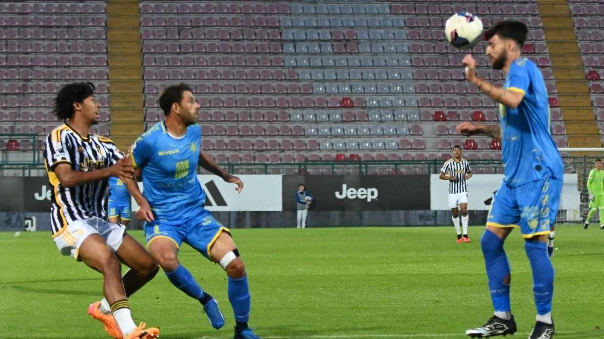 Juventus.com - Playoff Serie C | Crotone-Juve Next Gen | Focus 