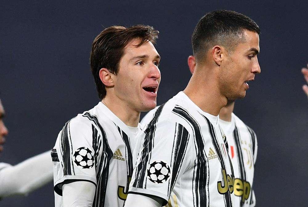 CHIESA A SKY: "Felice per il gol. A mio padre invidio il tiro. Quella foto con Marcus Thuram, i nostri papà e le coppe..."
