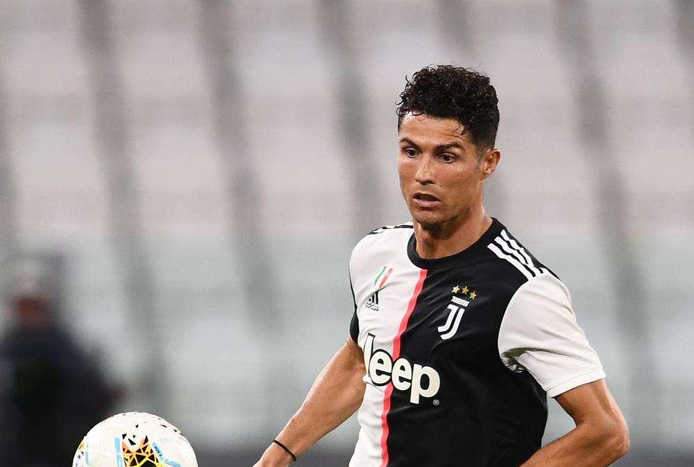 Cristiano Ronaldo lancia la sua linea di occhiali da sole in Italia