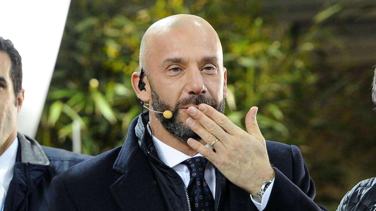 Gianluca Vialli: "Mercato da 8, la rosa è sufficiente per vincere in Italia vista la concorrenza. Bendtner mi ricorda Bobo Vieri ma..."