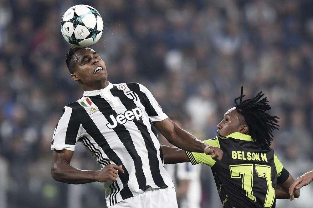 Dall'Inghilterra: United pronto ad investire per avere Alex Sandro a gennaio