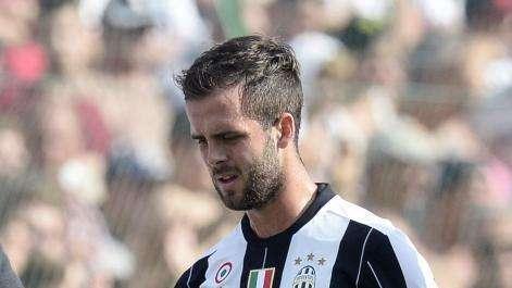 LIVE VINOVO - 23 convocati. C'è Pjanic. Possibile però che parta dalla panchina. Domani spazio al 3-5-2. In attacco Dybala e Mandzukic 
