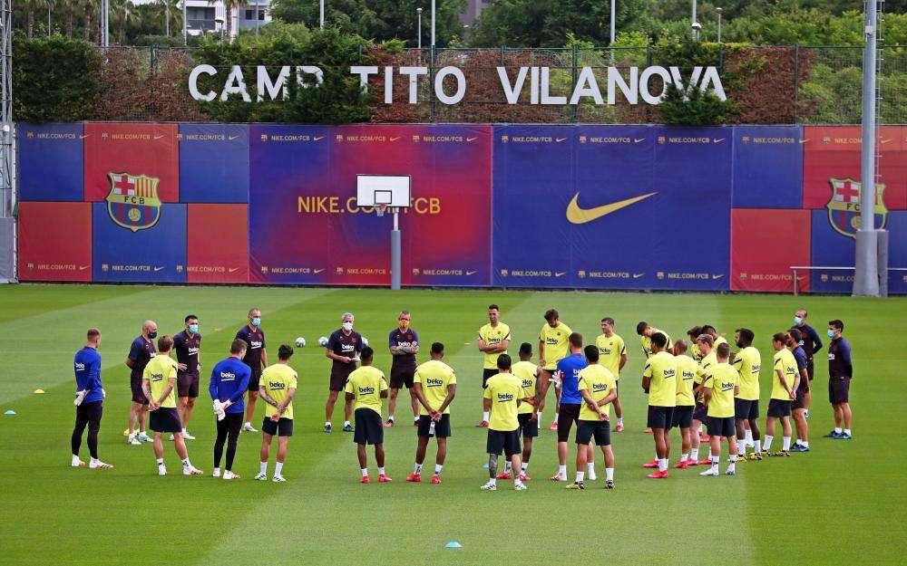 Cinque giocatori e due tecnici del Barcellona hanno avuto il Coronavirus