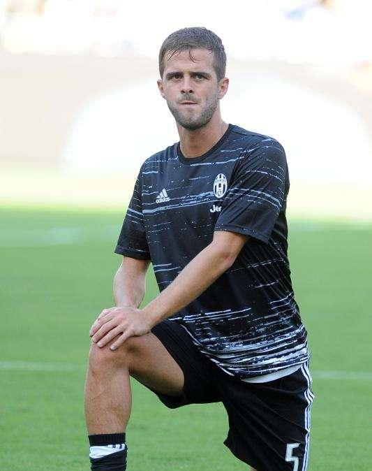 LIVE VINOVO - 22 convocati. C'è Cuadrado. Domani sarà 3-5-2. Benatia e Lichtsteiner titolari. Esordio per Pjanic. Dybala e Higuain in avanti