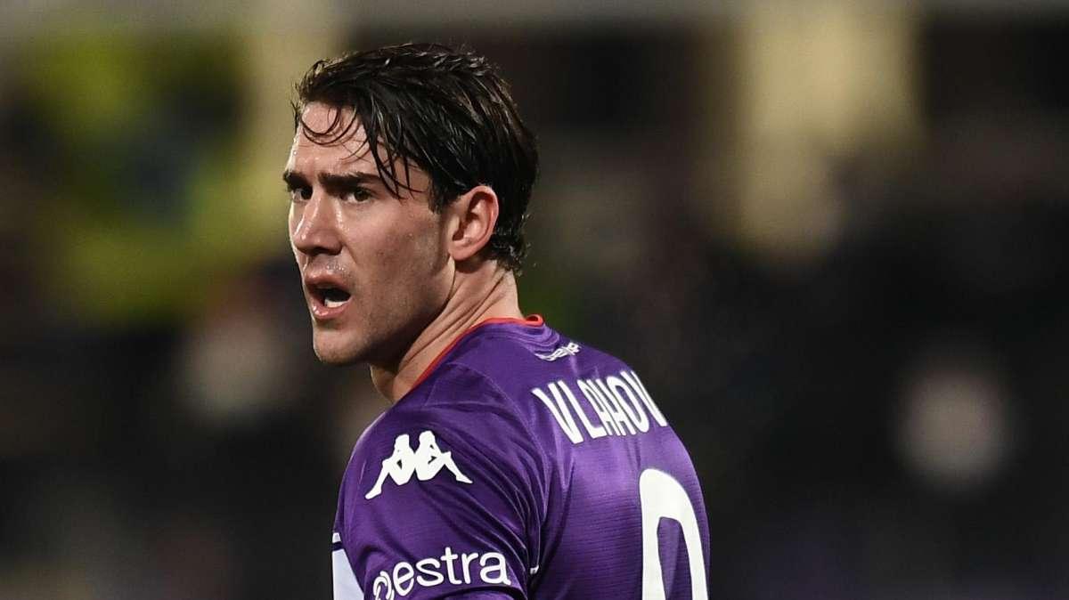 Sky - Domani mattina ultimo incontro tra gli agenti di Vlahovic e la Juventus. Poi il giocatore potrà fare le visite mediche