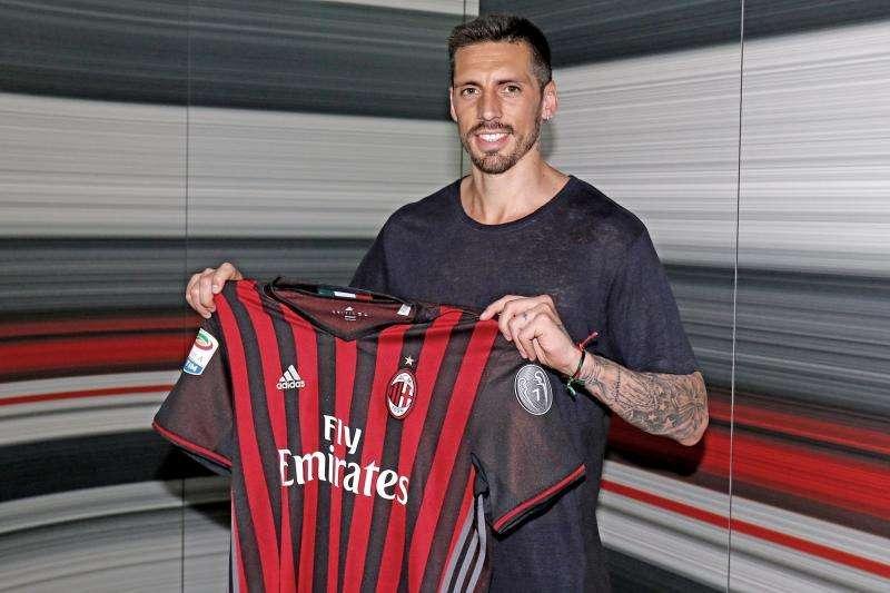 UFFICIALE: Milan, risolte le pratiche burocratiche per Sosa