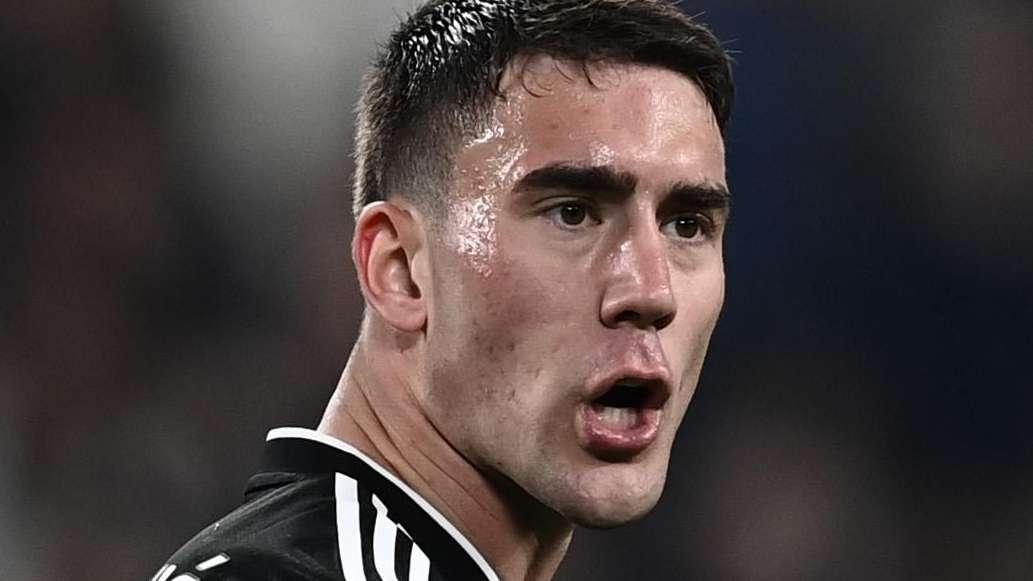 Nazionali bianconeri, solo sorrisi: Vlahovic trascina la Serbia con una doppietta. Vincono anche Rabiot e Szczesny