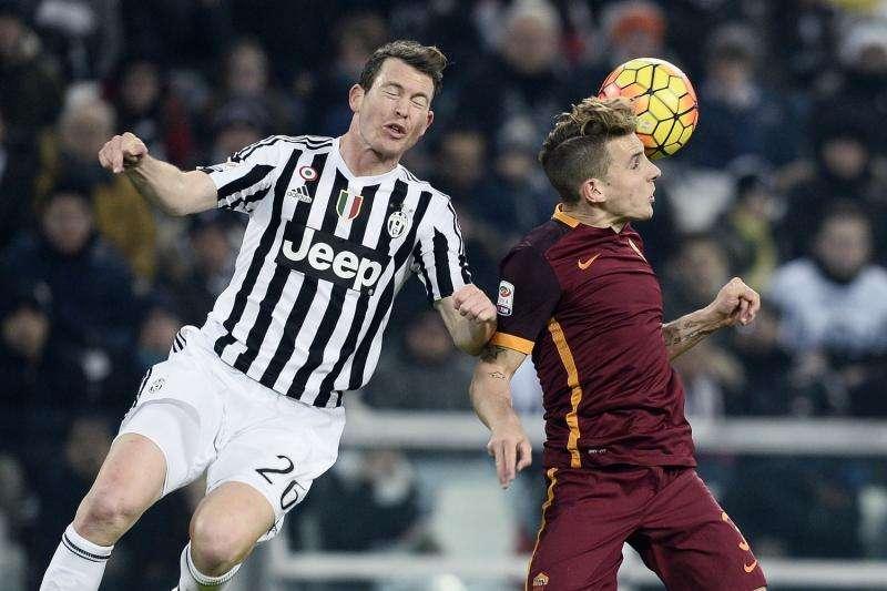 Lichtsteiner via? 