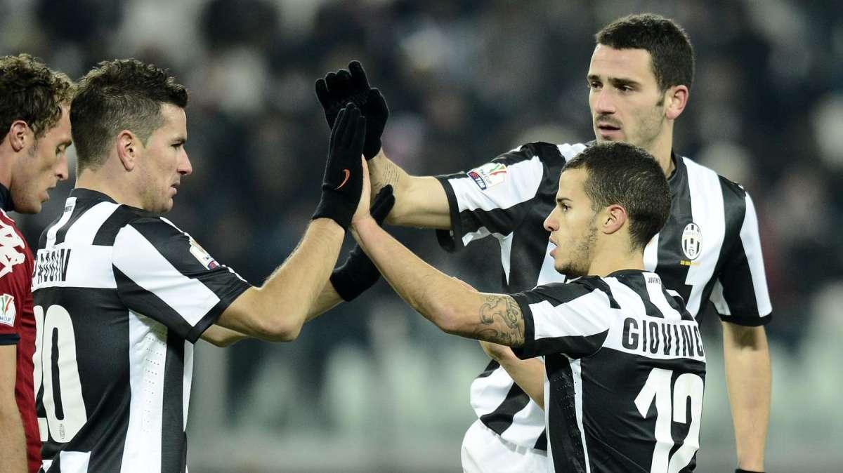 LIVE BOLOGNA - Novità sulla destra, dovrebbe giocare Padoin. In attacco favoriti Vucinic e Giovinco. Incredibile: il 30% del Dall'Ara potrebbe essere bianconero! Tifosi juventini anche nella Curva rossoblù!