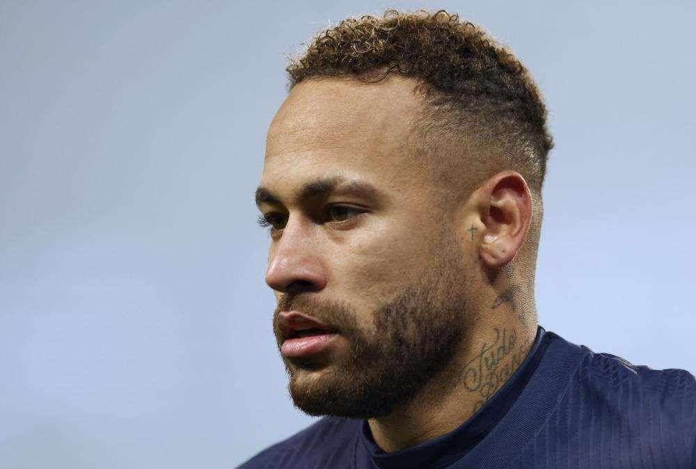 PSG; Neymar si è operato alla caviglia in Qatar: fuori 4 mesi