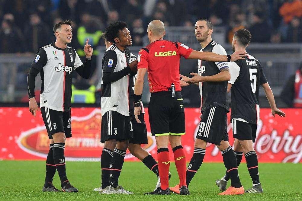 La Stampa - Juve sconfitta e senza centrocampo 