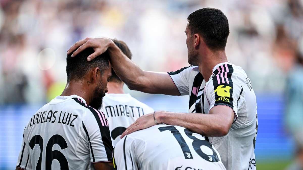Sky Sport - Juventus, mercato bloccato: devono partire Vlahovic e Douglas Luiz 