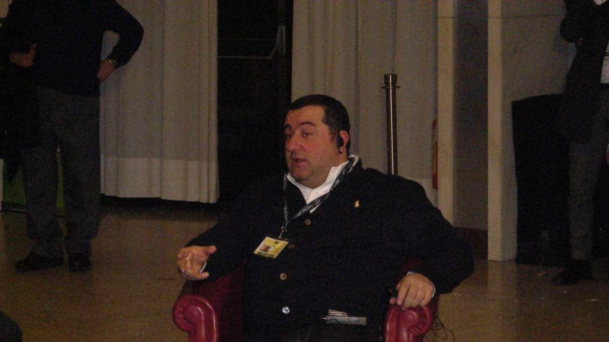 Mino Raiola: "Van Persie-Juve? Gli consiglio di pensarci bene. Balotelli torna in Italia quando vuole"
