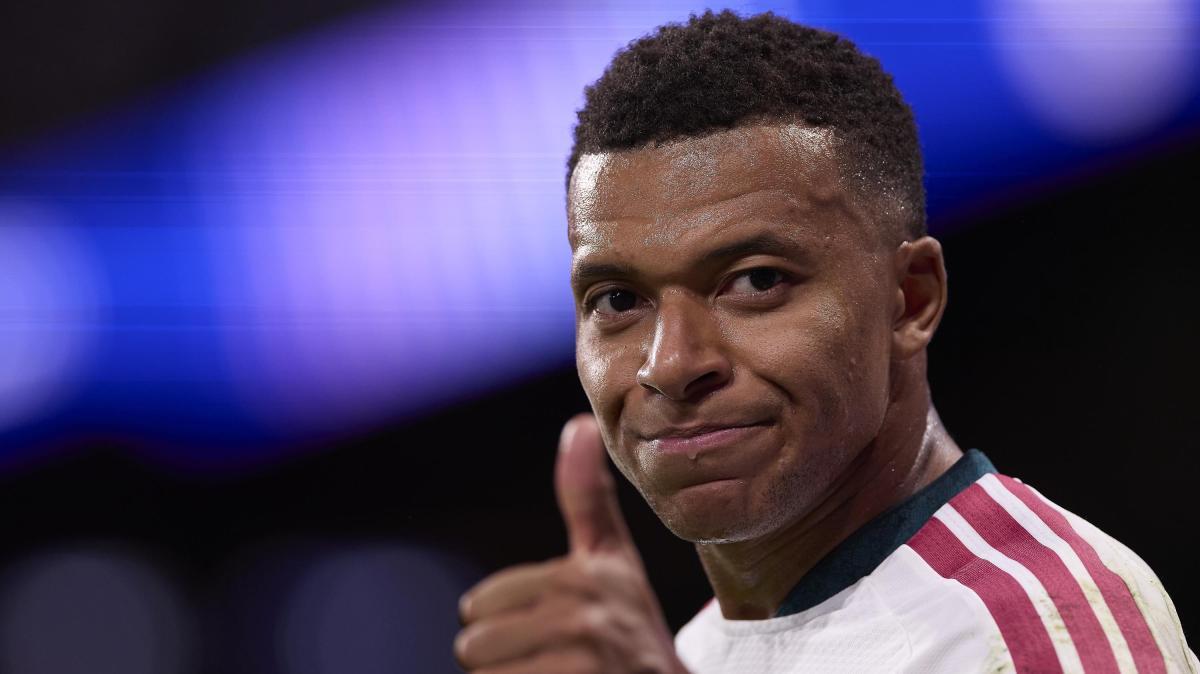 Mourinho e il Pallone d'oro: "Mbappé può vincerlo anche senza trofei"