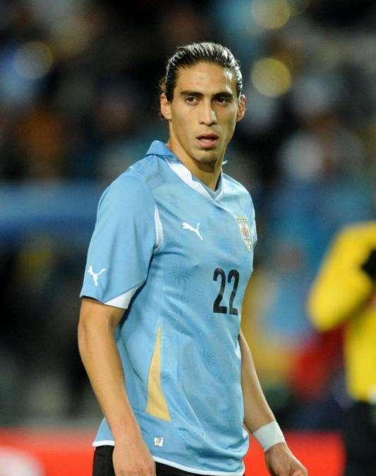 Clamoroso in Uruguay: Cuadrado manda ko Caceres e si fa anche espellere! Guarda i filmati...