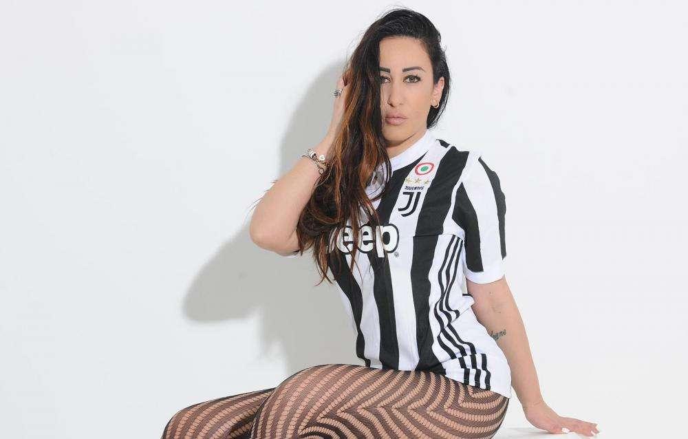 LA SIGNORA IN ROSA -  Emanuela Iaquinta: "Cr7 infuriato... profumo di gol?"