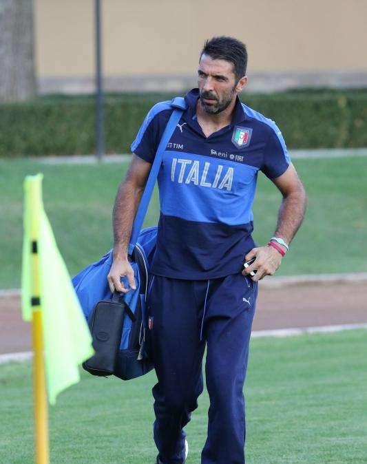 BUFFON: "Pellè? Non un bel gesto, ma lo riabbracceremo quando avrà capito l'errore"
