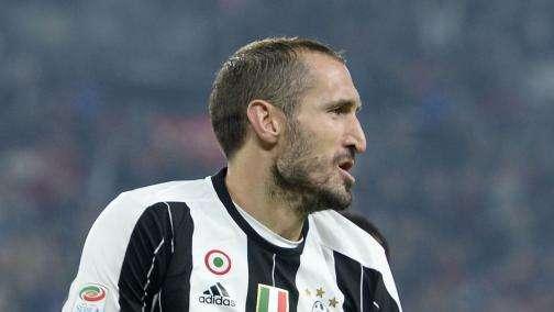 LIVE - CHIELLINI: "Higuain si è tenuto i gol per sabato. Se non esulta non mi importa basta che segni. Settimana importate che potrebbe darci slancio. Le critiche fanno parte del gioco"