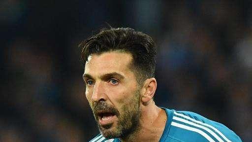 BUFFON: "È sempre un onore far parte del team of the Year. Grazie a tutti i tifosi che mi hanno votato"