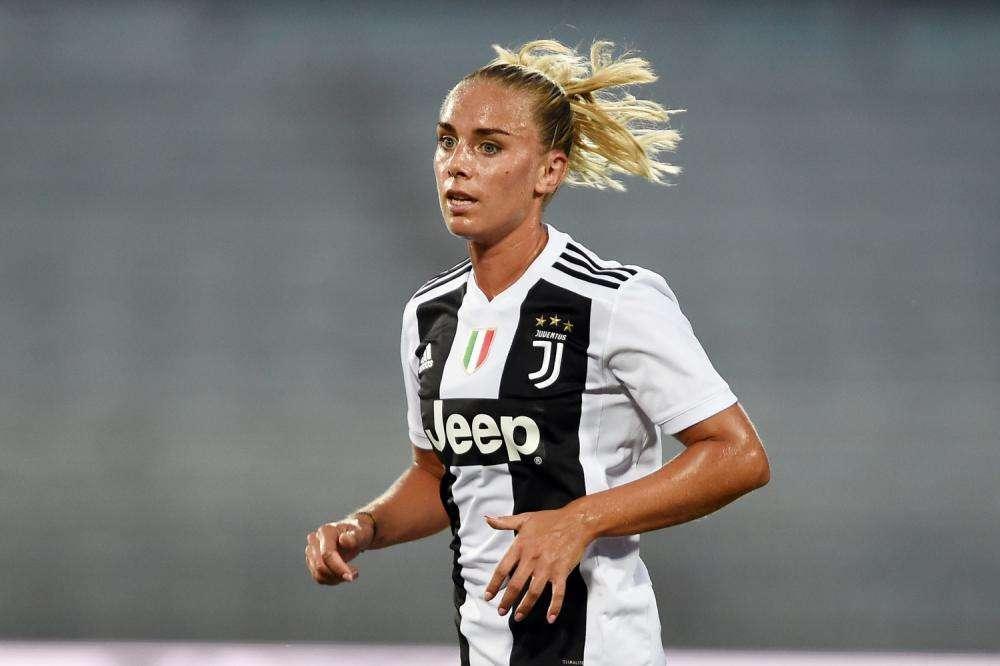 Petronella Ekroth è la nuova vlogger del canale #WePlayStrong!
