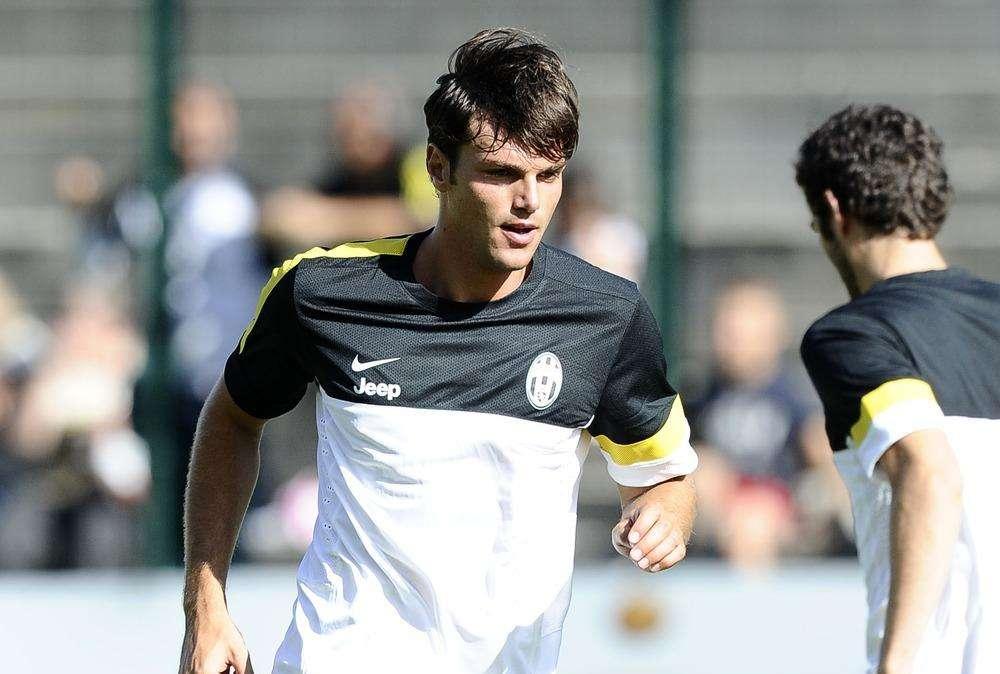 LIVE CHATILLON - DE CEGLIE: "Ambiente sereno, puntiamo in alto. Scudetto? Ci sarà da sudare. Juve senza Conte? E' il nostro mister e lo sarà per tanti anni. Ginocchio ok. Del Piero? Una mancanza, purtroppo ci faremo l'abitudine"