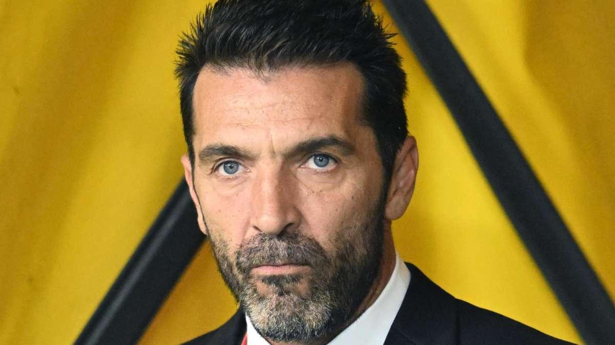 Buffon: "Il Parma sta facendo un campionato strepitoso, sono felice per loro"