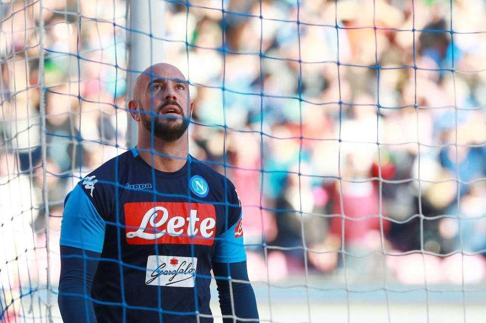 Reina, Benitez è pronto all'offerta. Il Napoli ha la risposta pronta e ha scelto l'erede