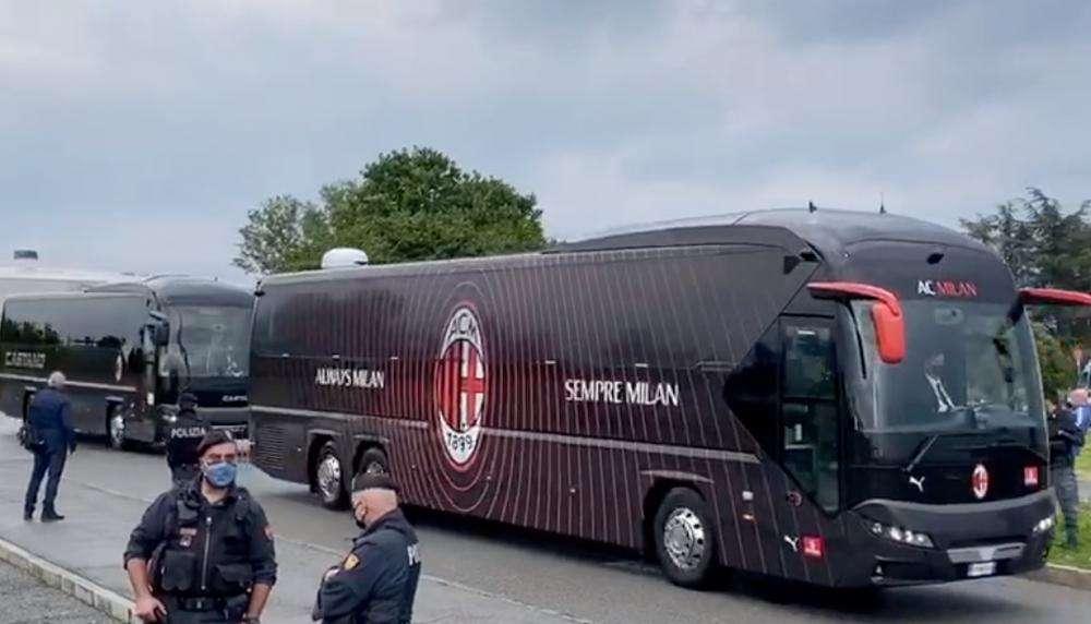 LIVE TJ - L'arrivo del Milan all'Allianz Stadium (FOTO-VIDEO)