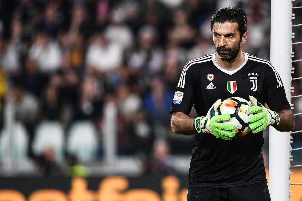 BUFFON: "Italia non può essere mediocre. Promettiamo impegno e lealtà. Segnali distensivi fanno bene alle società"
