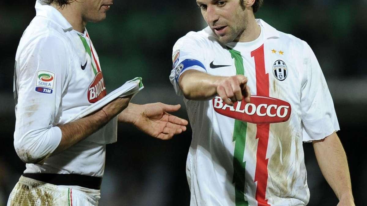LIVE TORINO - JUVENTUS-PARMA: clima caldo e probabili formazioni. Tanti tifosi attorno al nuovo stadio. Squadre arrivate