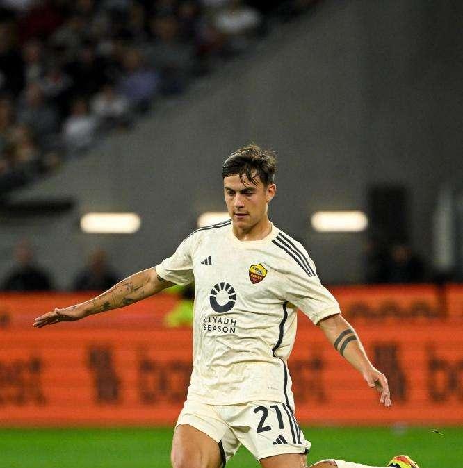 La Roma travolge il Latina 6-1, doppietta per Dybala