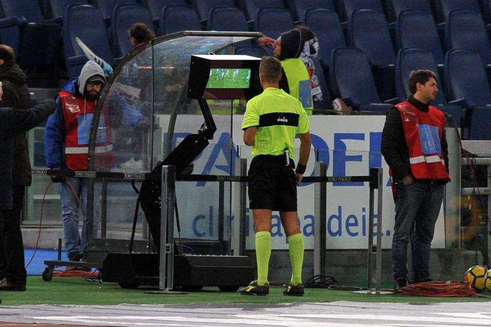 Un Var sempre più imbarazzante, ma i media tacciono e rilanciano: campionato bellissimo. Per il momento....