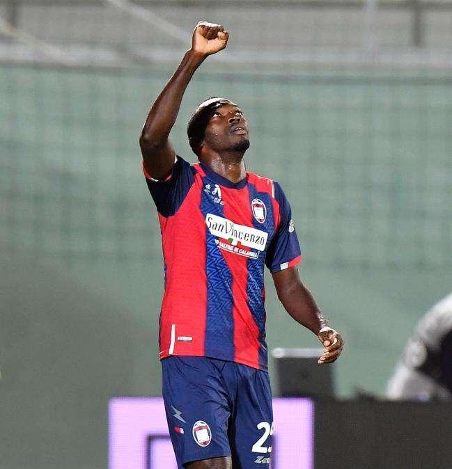 Crotone, Simy: "Cuore spezzato per lacrime e caduti Nigeria"