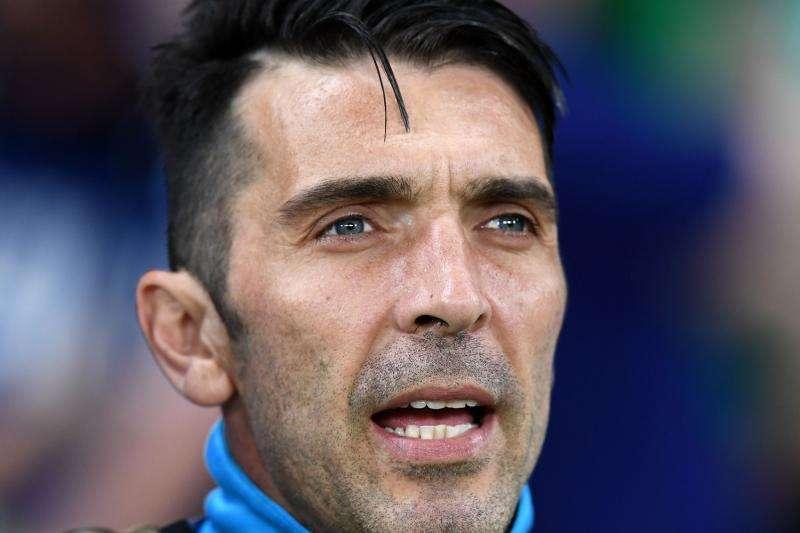 Corsera - Buffon: "Con Zucchi ho dato il massimo. Ho resistito per salvaguardare 1200 famiglie e ho fatto bene. Ma c'è stata poca trasparenza"