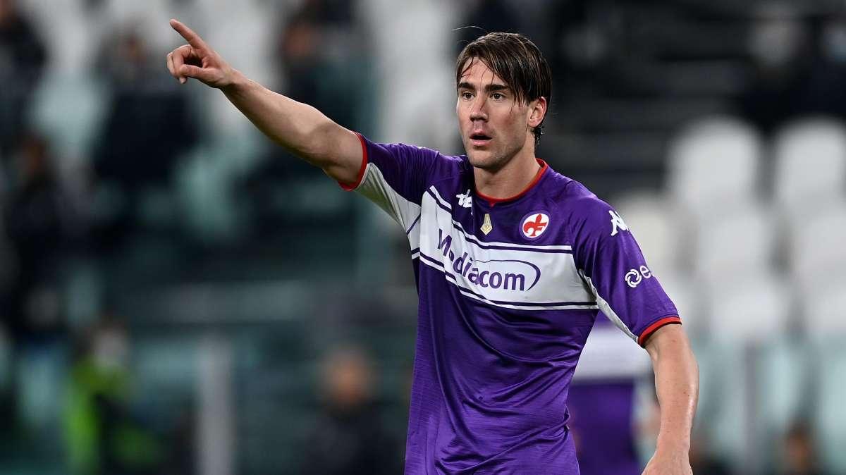 Corriere Fiorentino - Vlahovic ha un accordo con la Juve? Viola pronti a farlo stare in panca se rifiuterà altre proposte