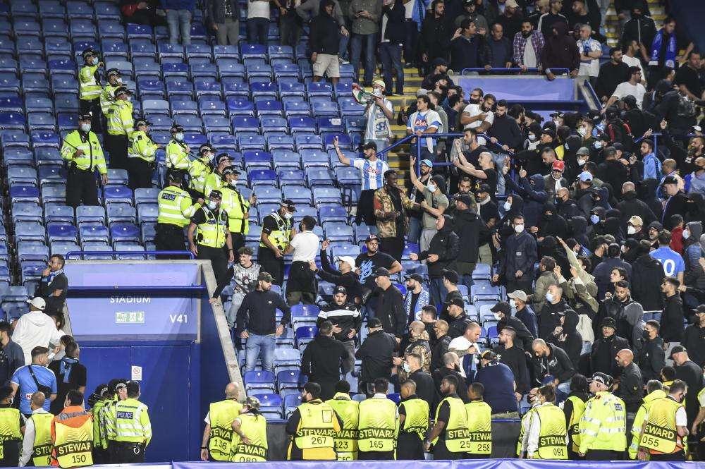 Scontri a Leicester, nove tifosi del Napoli agli arresti