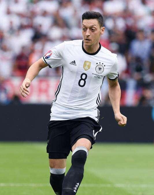 Dalla Germania: Ozil avrebbe già firmato il rinnovo con l'Arsenal