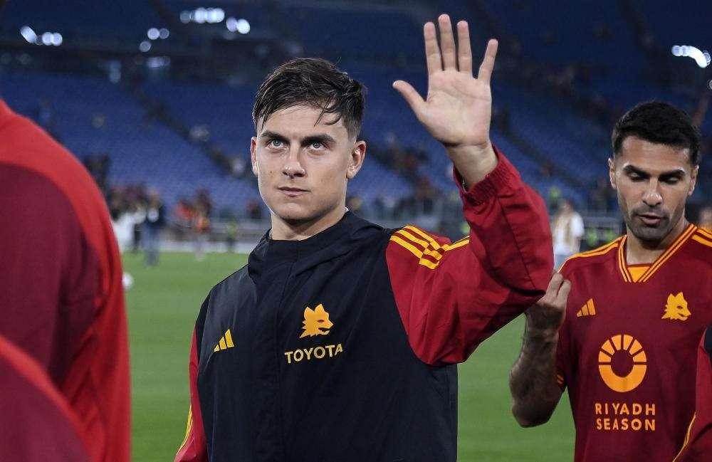 Roma, esultanza social per Dybala. L'argentino è a Trigoria