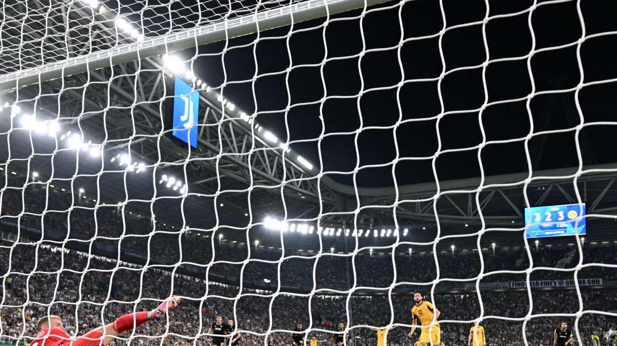 Moviola Gazzetta - Anton, palla con il braccio 