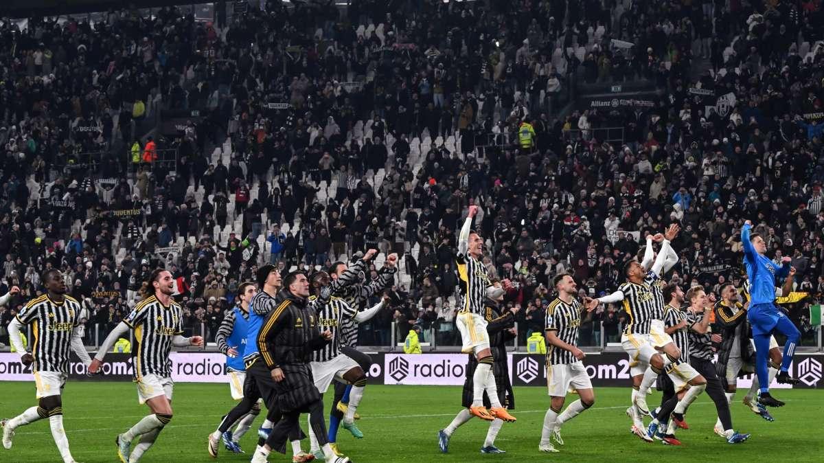 Giudice Sportivo, ammende per Juventus e Roma. Giallorossi sanzionati per lancio del seggiolino e per il coro nei confronti di Vlahovic 