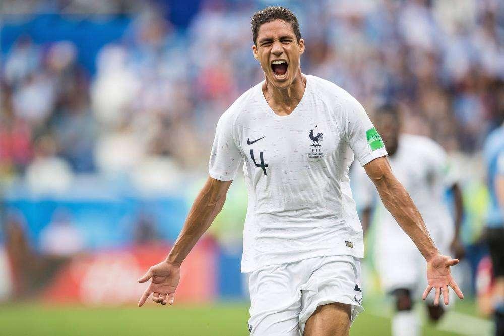 Dalla Spagna - Pérez e Zidane, idee diverse su Varane. Juve pronta ad approfittarne 