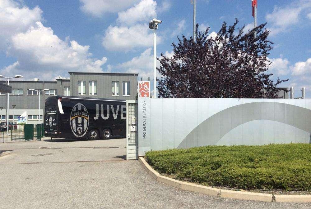 LIVE VINOVO - Allenamento basato sui movimenti offensivi e sulla parte atletica. Domani alle 12 parlerà Allegri. Domenica tornerà Higuain  