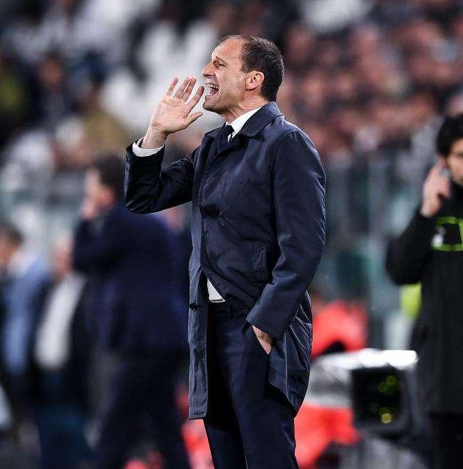 Allegri è arrivato alla Continassa: è diretto al centro di allenamento (VIDEO)