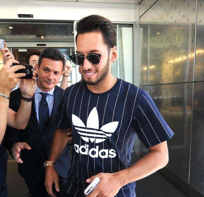 Calhanoglu è arrivato a Milano