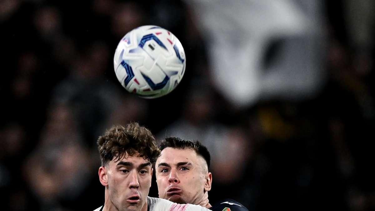 Bezzi: "Vlahovic è più completo di Zirkzee, fossi Giuntoli di certo non lo venderei"