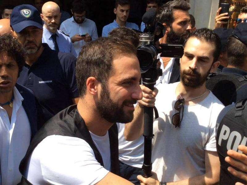 Corsera - Higuain, entusiasmo alle stelle