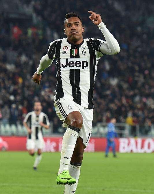 Gallo: "La Juve non può dire no a 70 milioni per Alex Sandro"